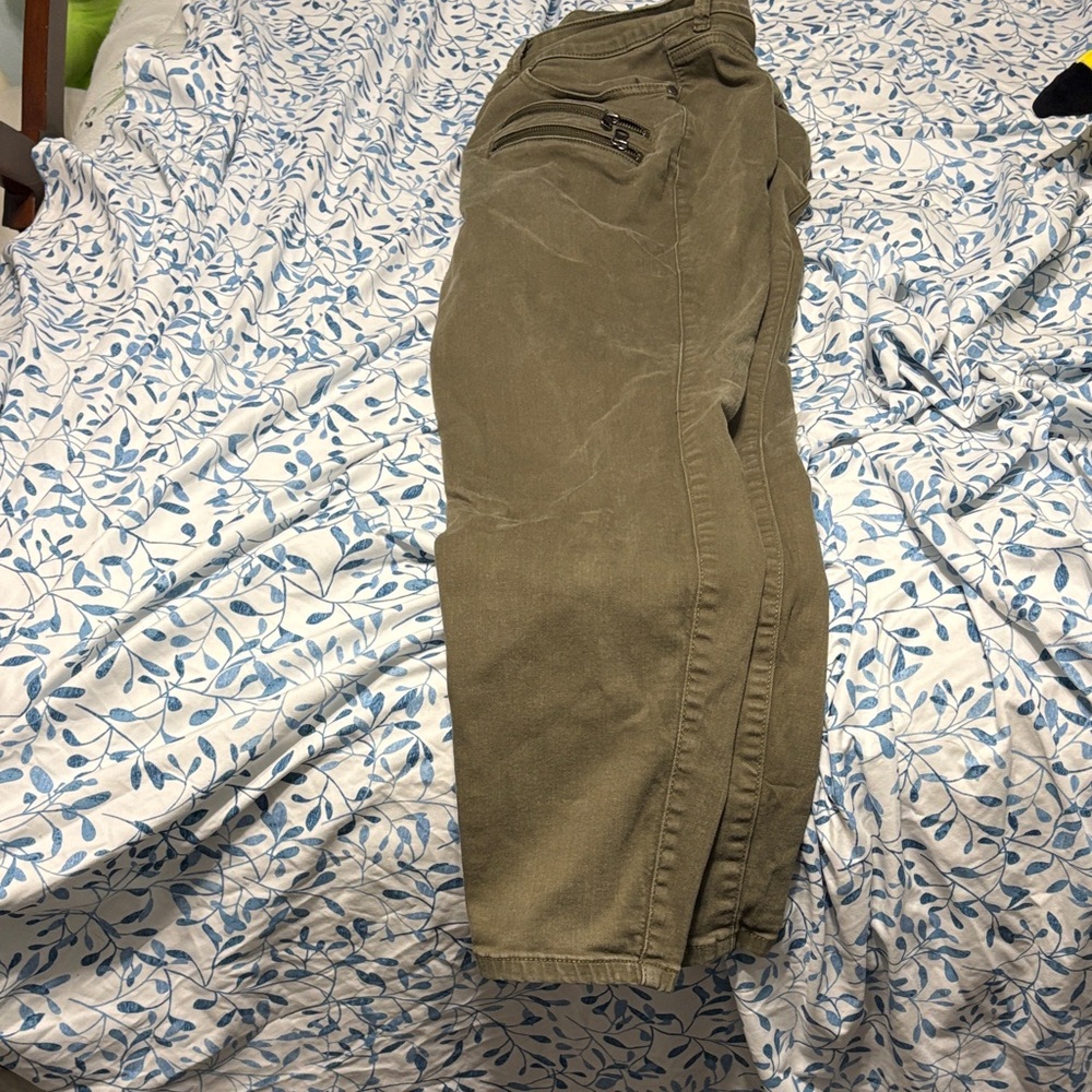 Torrid Olive Cargo Pants with Zipper Details - Picture 4 of 4